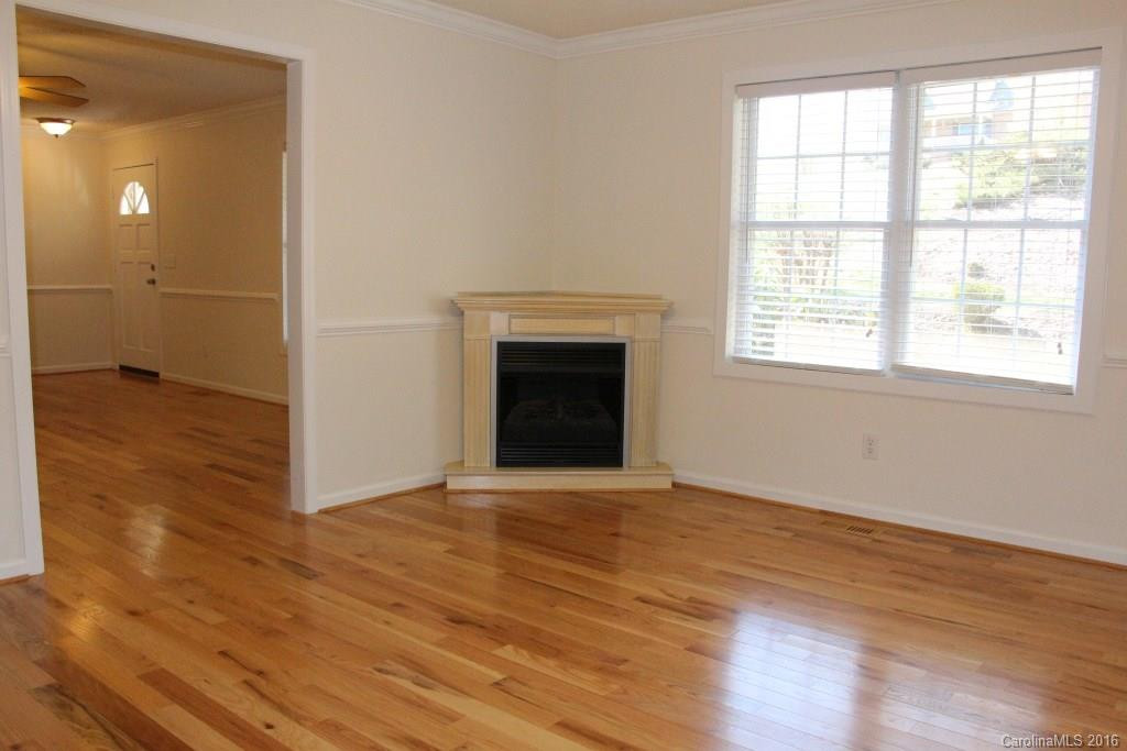 204 Springwood Drive - Photo 8