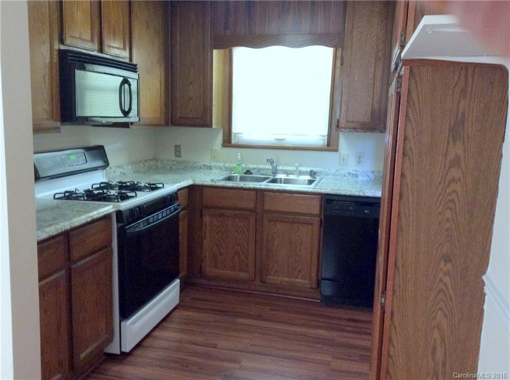 1209 Willow Road - Photo 5