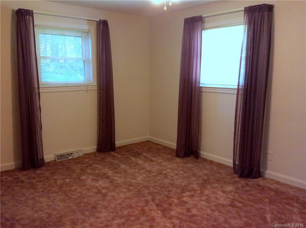 1209 Willow Road - Photo 10