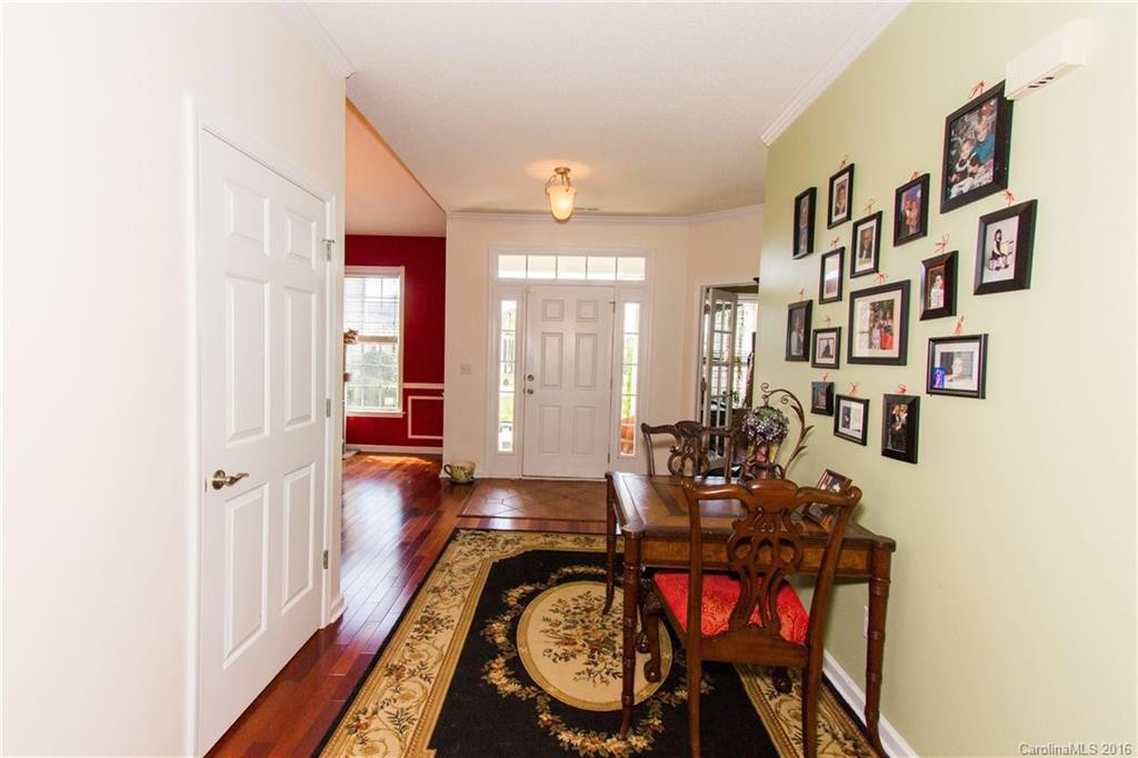 34 Summer Meadow Road - Photo 2