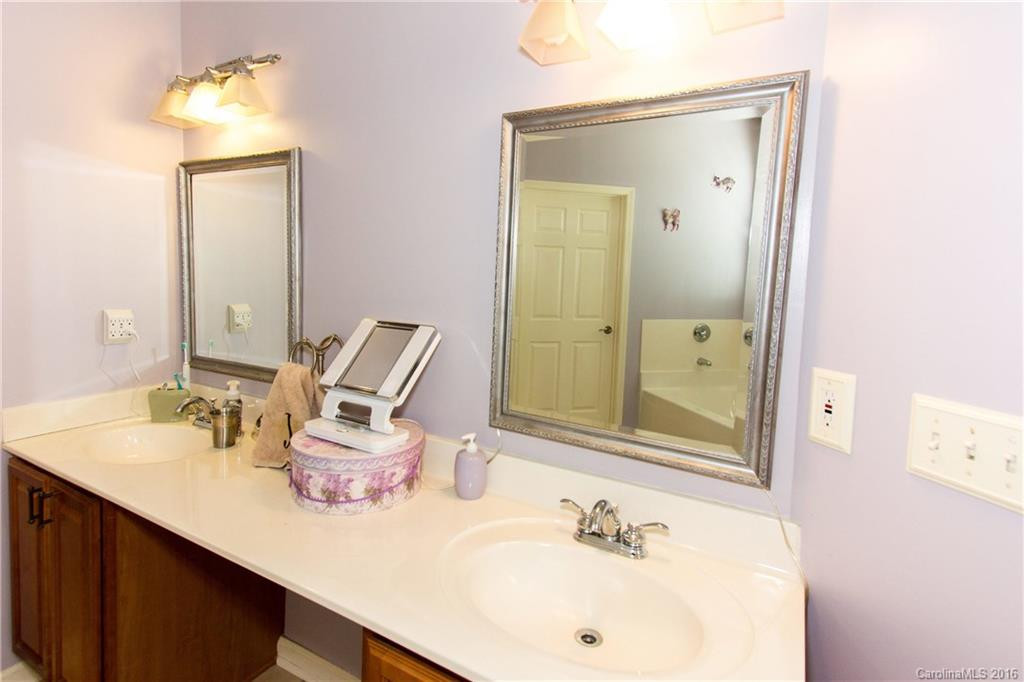 34 Summer Meadow Road - Photo 14