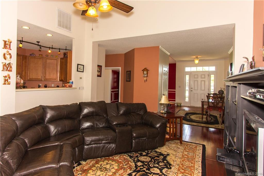 34 Summer Meadow Road - Photo 8