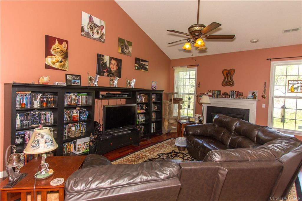 34 Summer Meadow Road - Photo 10