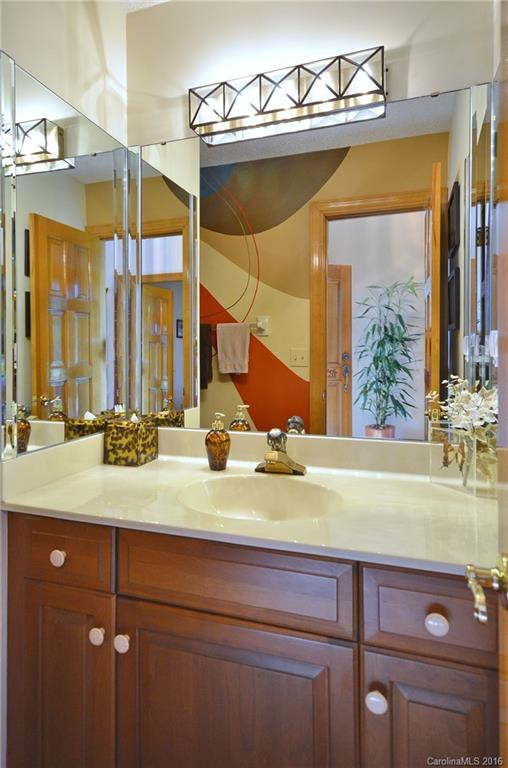 396 Cummings Parkway - Photo 10