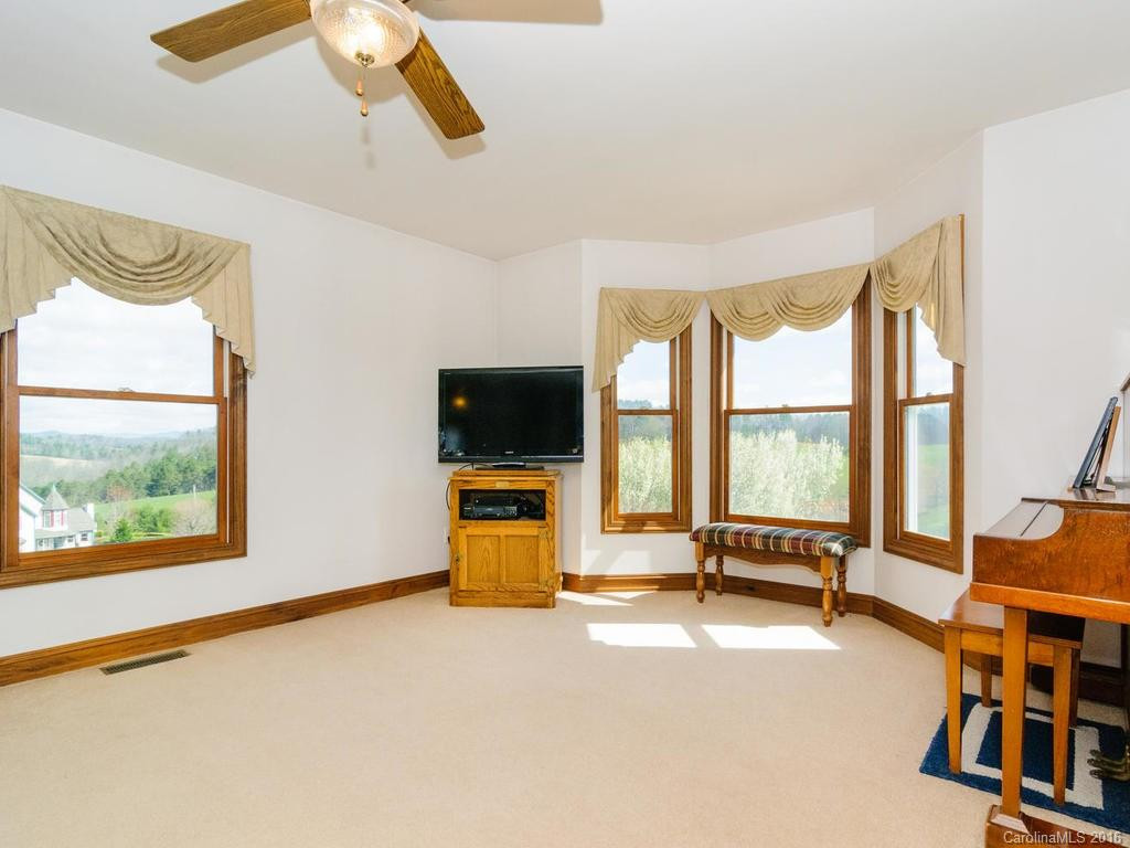 116 Windy Hills Lane - Photo 5
