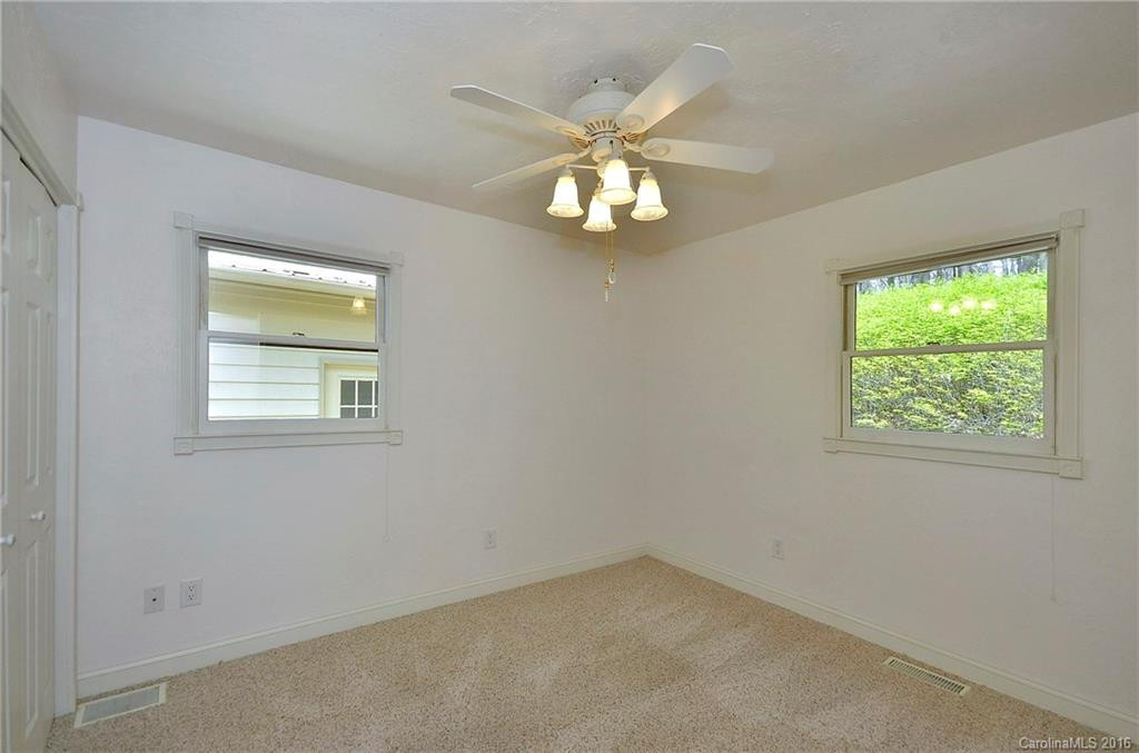 486 Oak Ridge Drive - Photo 15