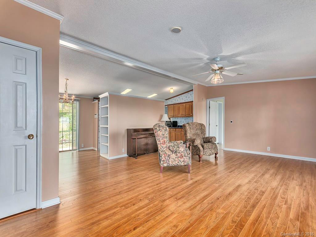 107 Alexander Road - Photo 4
