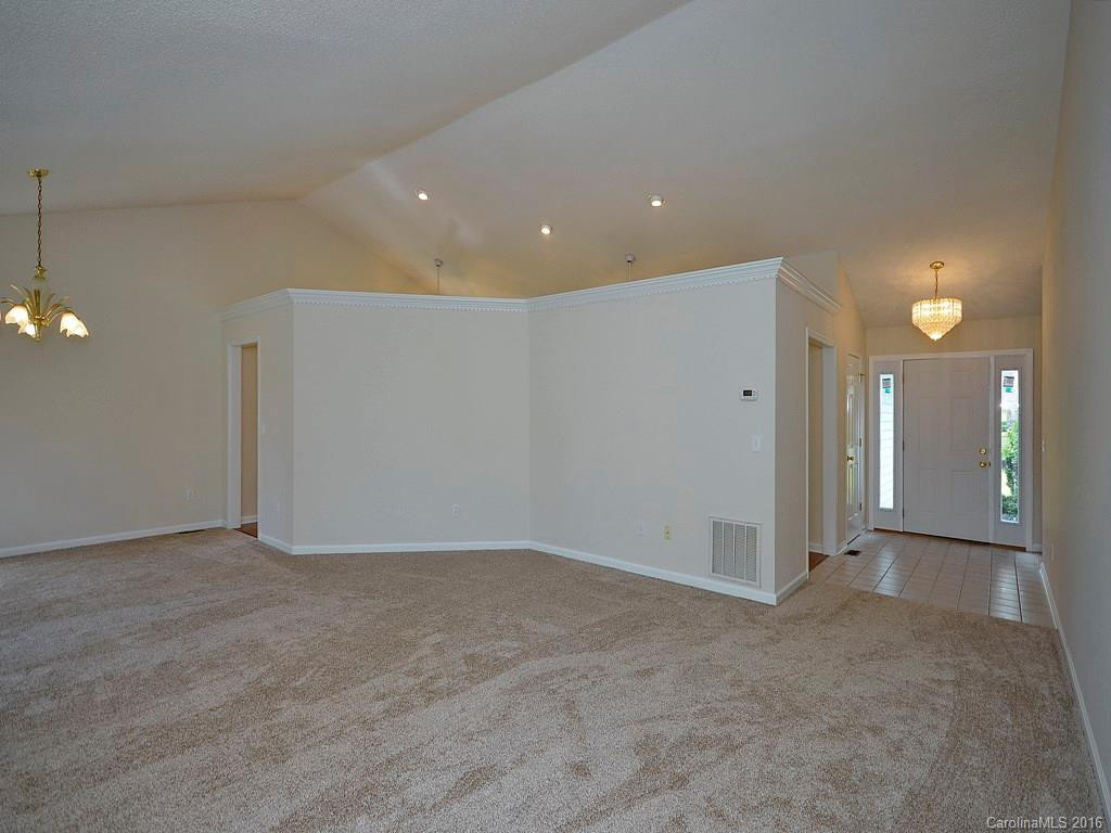102 Kenwood Drive #3 - Photo 2