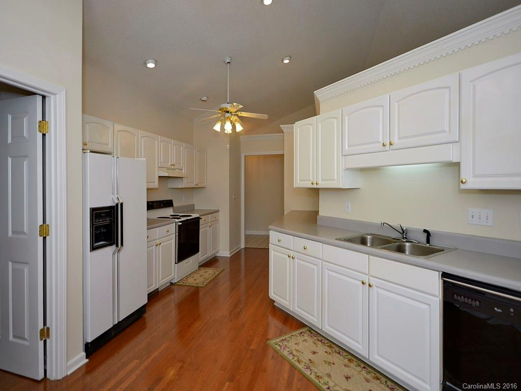 102 Kenwood Drive #3 - Photo 6