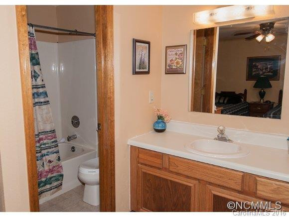 1048 Summit Drive - Photo 14