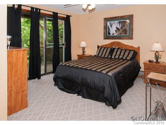 1048 Summit Drive - Photo 5