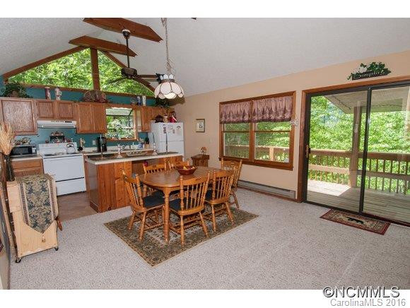 1048 Summit Drive - Photo 9