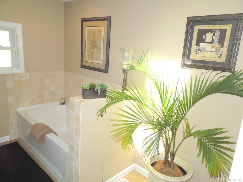 624 Spring Street - Photo 12