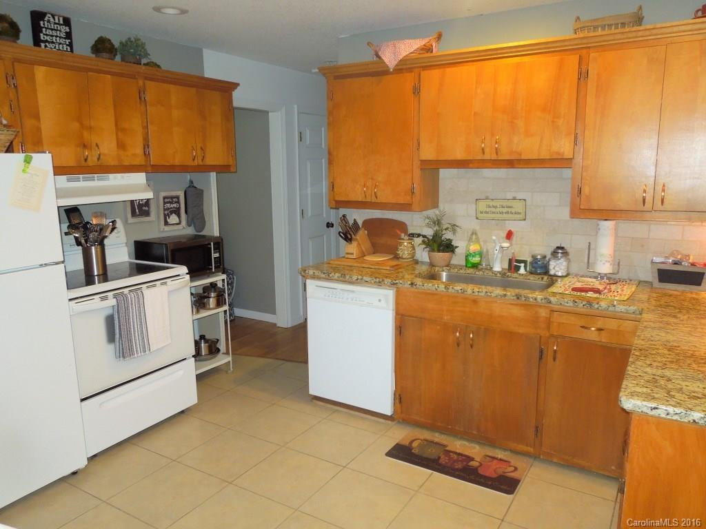 624 Spring Street - Photo 3
