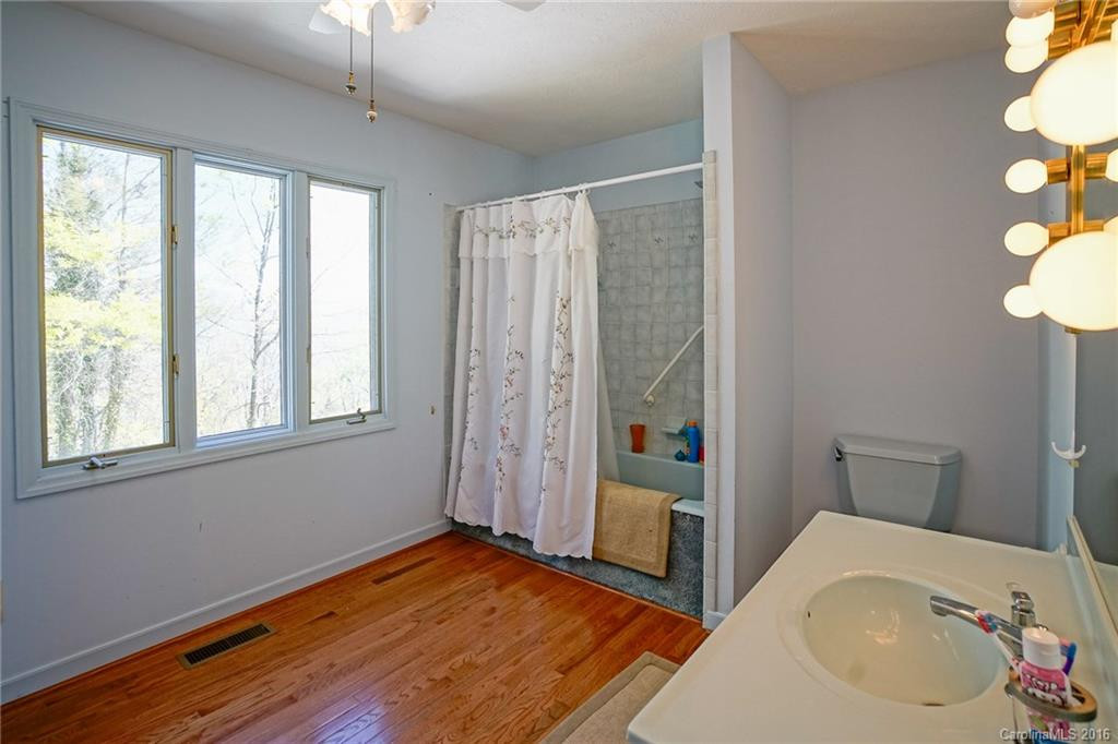 2889 Hogback Mountain Road - Photo 17