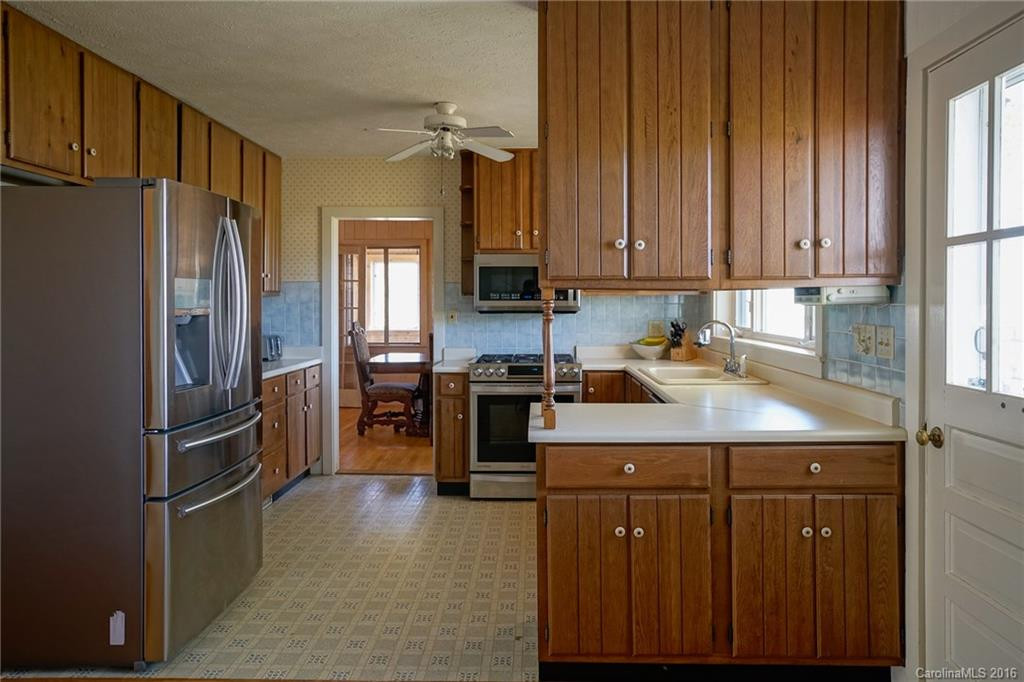 2889 Hogback Mountain Road - Photo 8