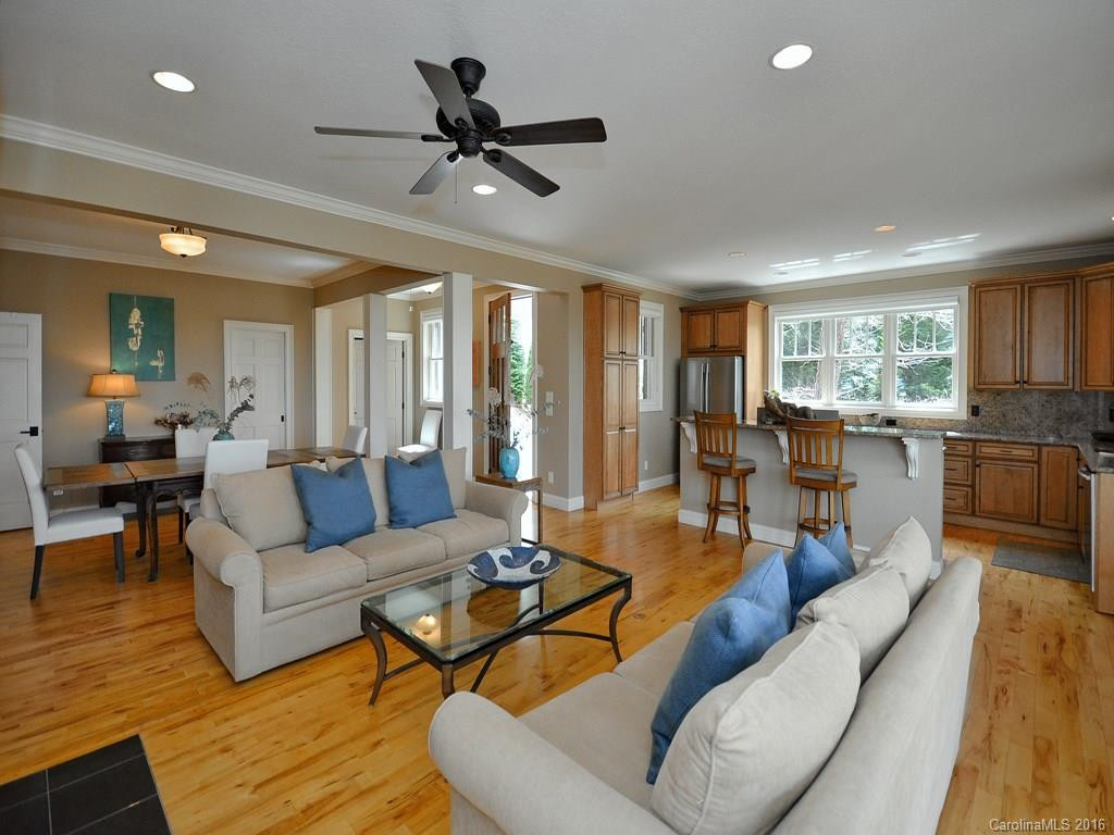 294 Sunset Drive - Photo 3