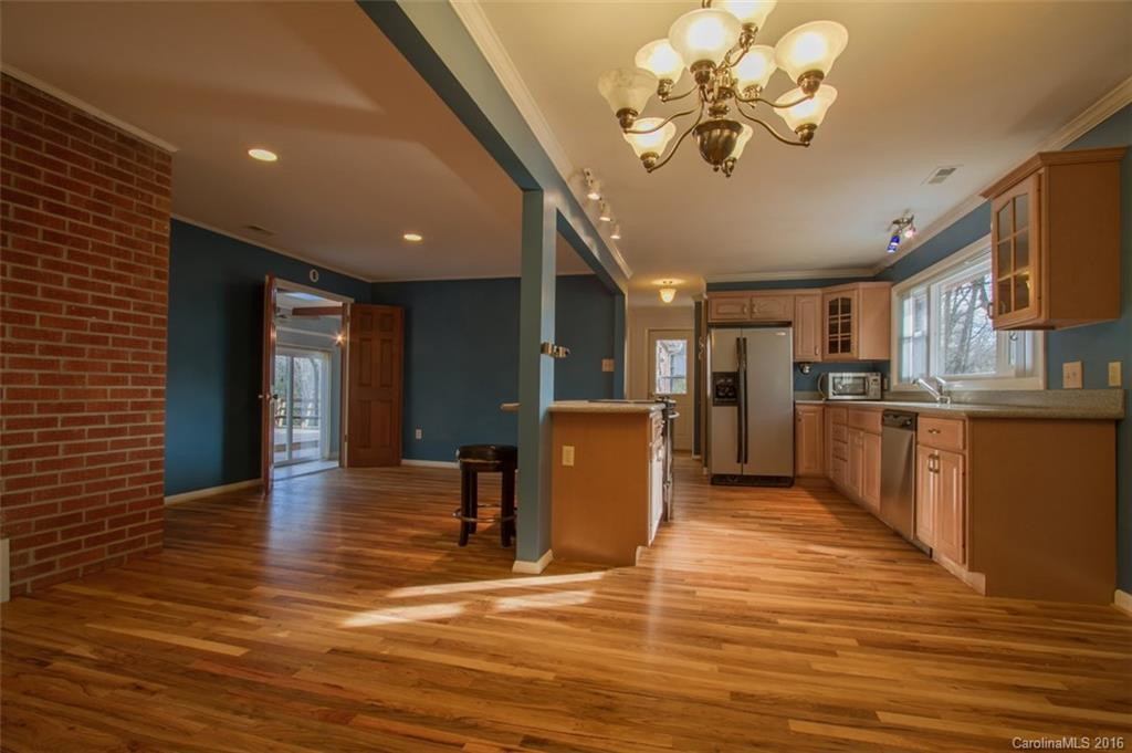 481 University Heights - Photo 7