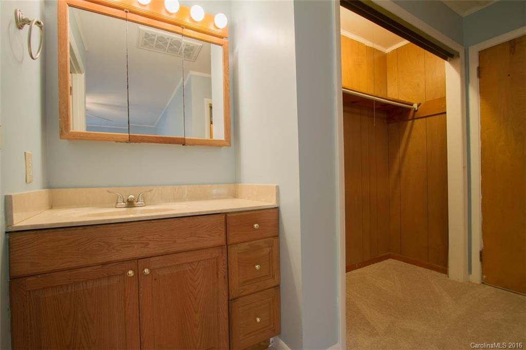481 University Heights - Photo 10