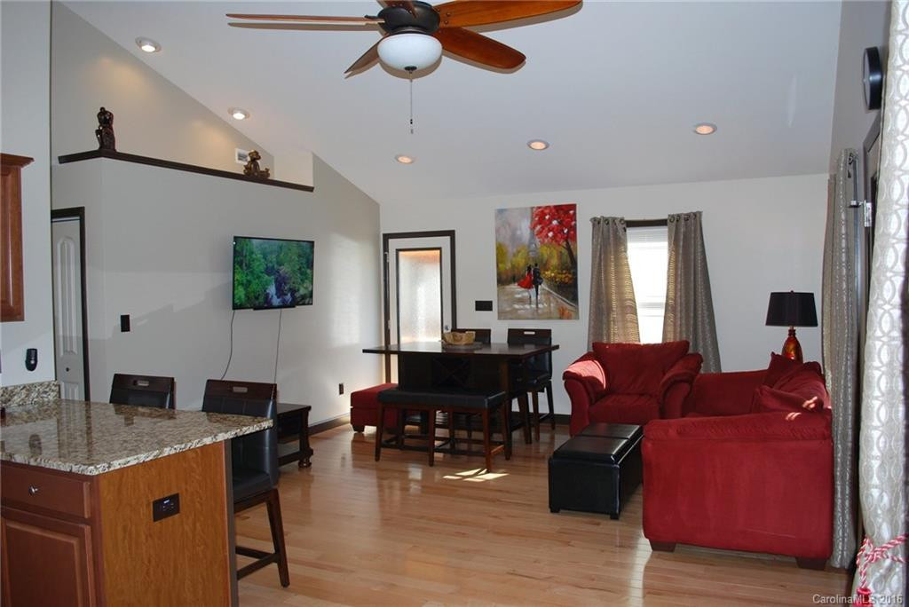 194 Joyner Avenue - Photo 3