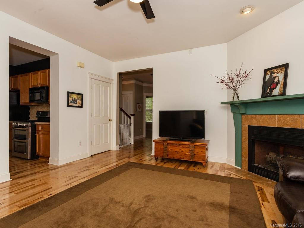 411 Mountain Wasp Drive - Photo 3