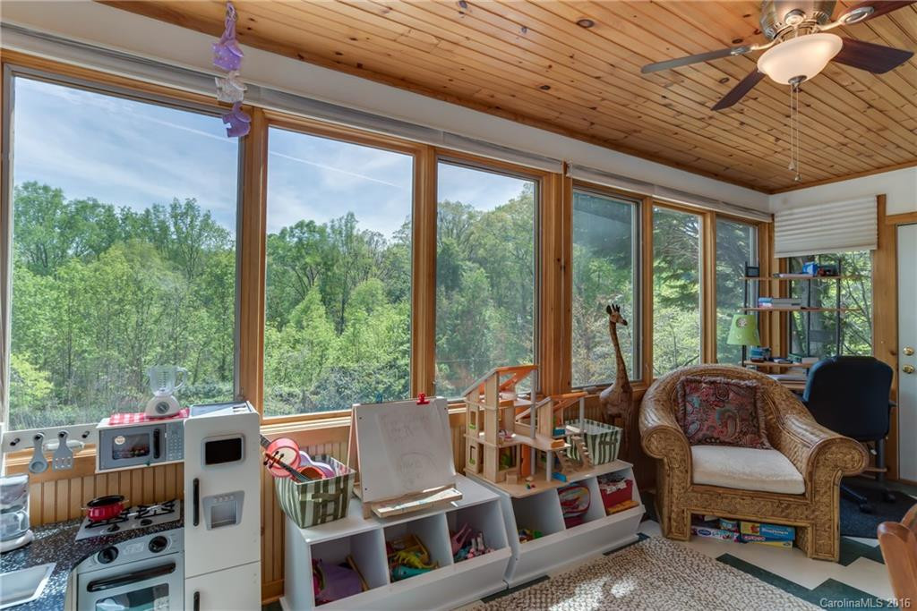543 New Market Road - Photo 11