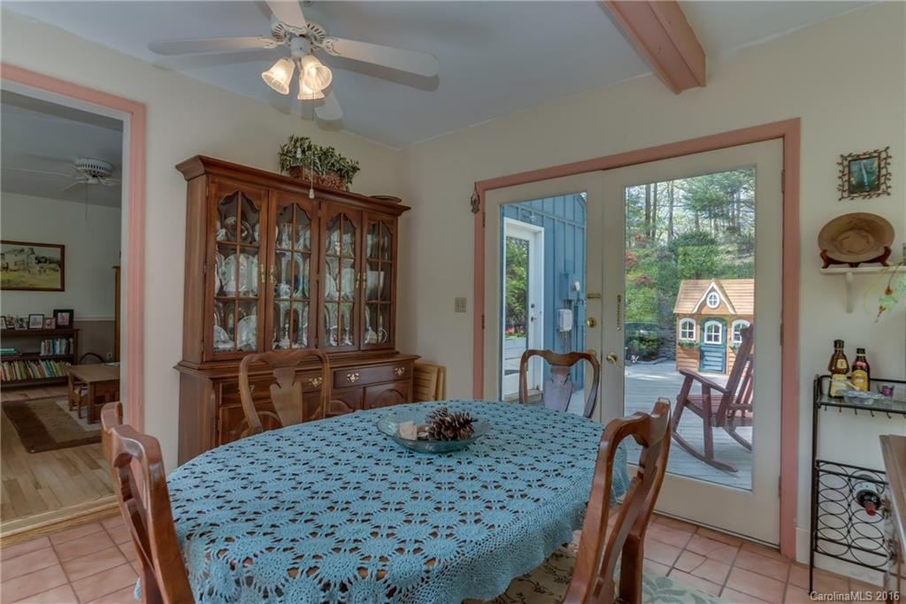 543 New Market Road - Photo 8