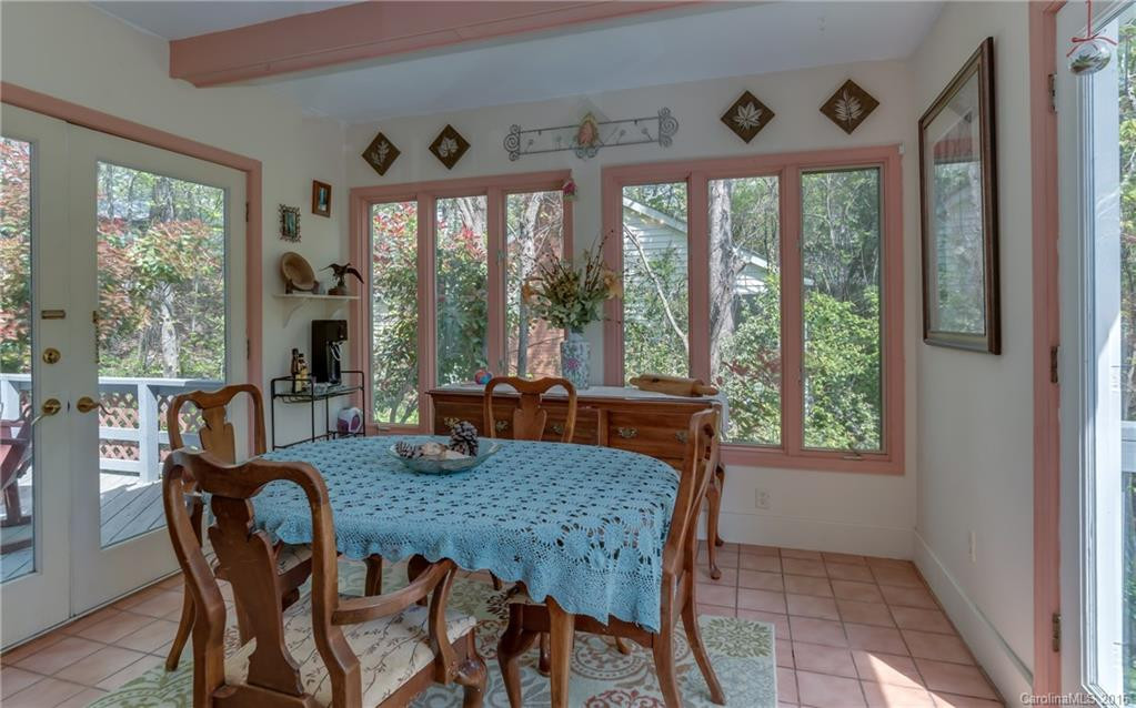 543 New Market Road - Photo 9
