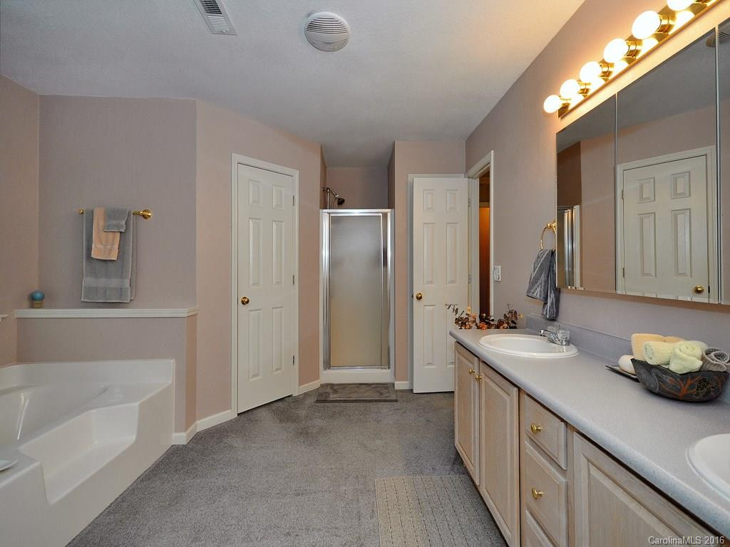 636 Shawn Rachel Parkway - Photo 11