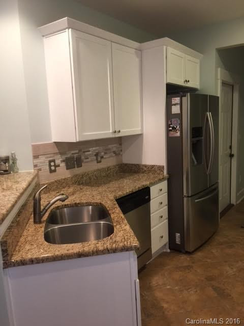 5 Roselyn Way #5 - Photo 2