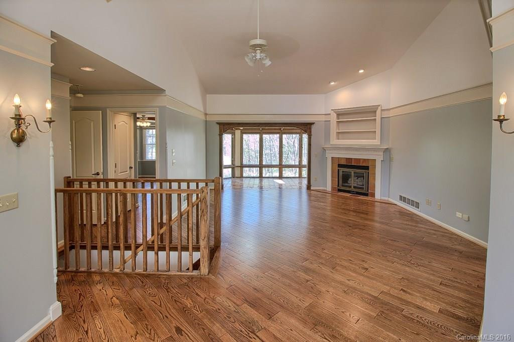 102 Brewster Circle - Photo 2