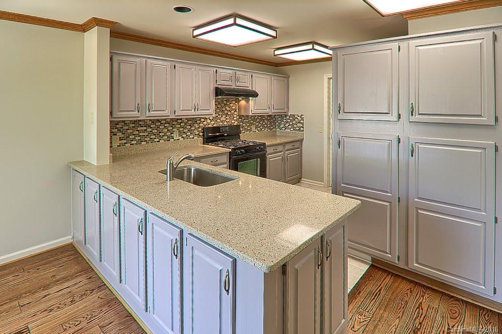 102 Brewster Circle - Photo 4