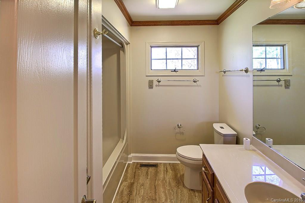 102 Brewster Circle - Photo 9