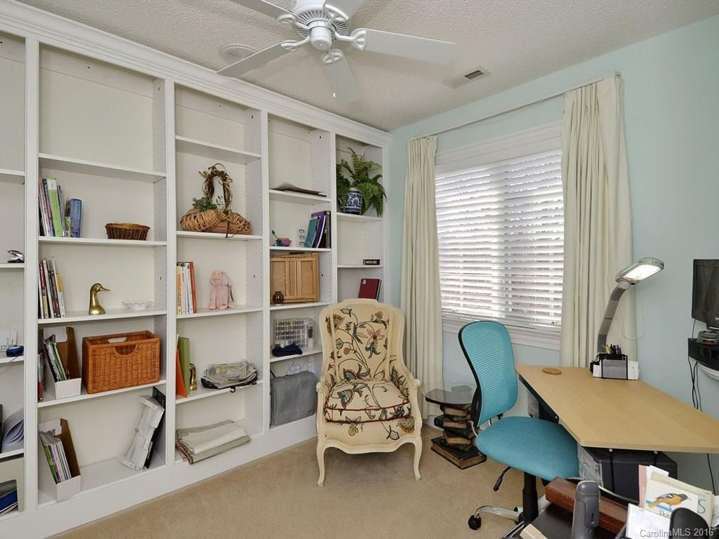 19 Tiverton Lane - Photo 14