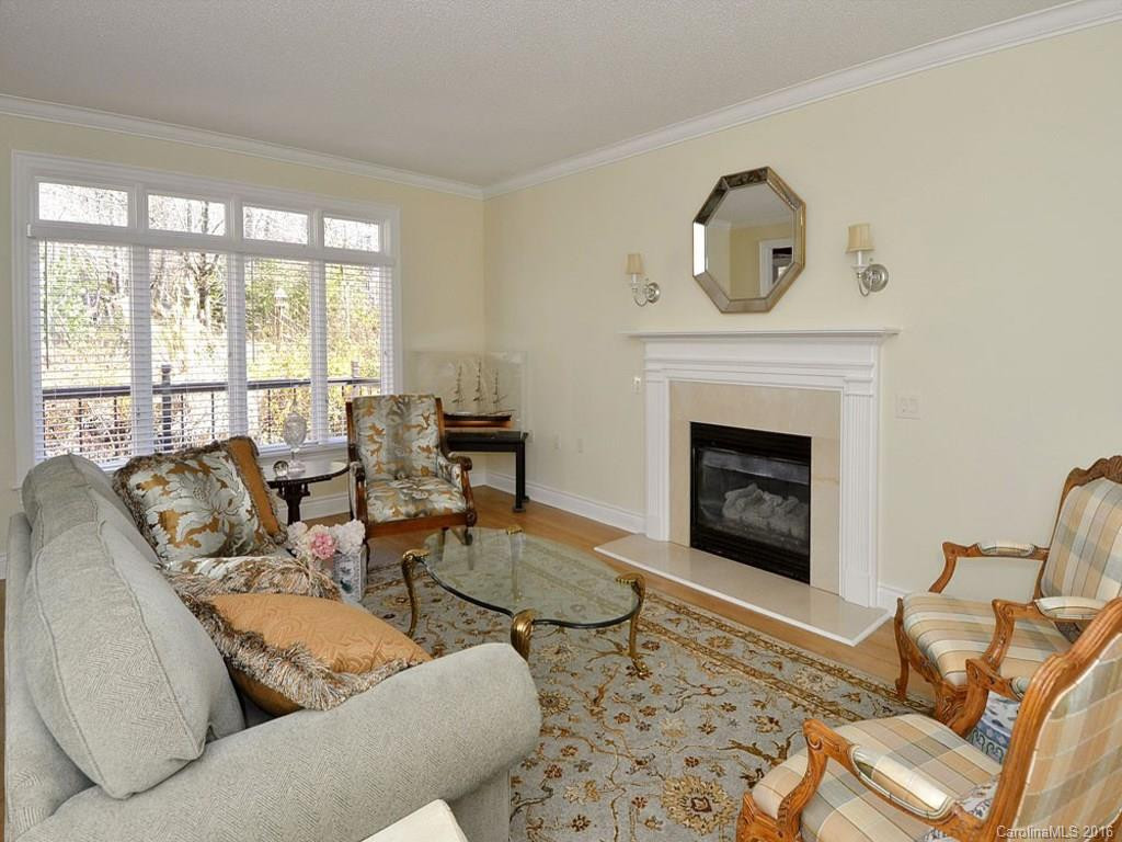 19 Tiverton Lane - Photo 3