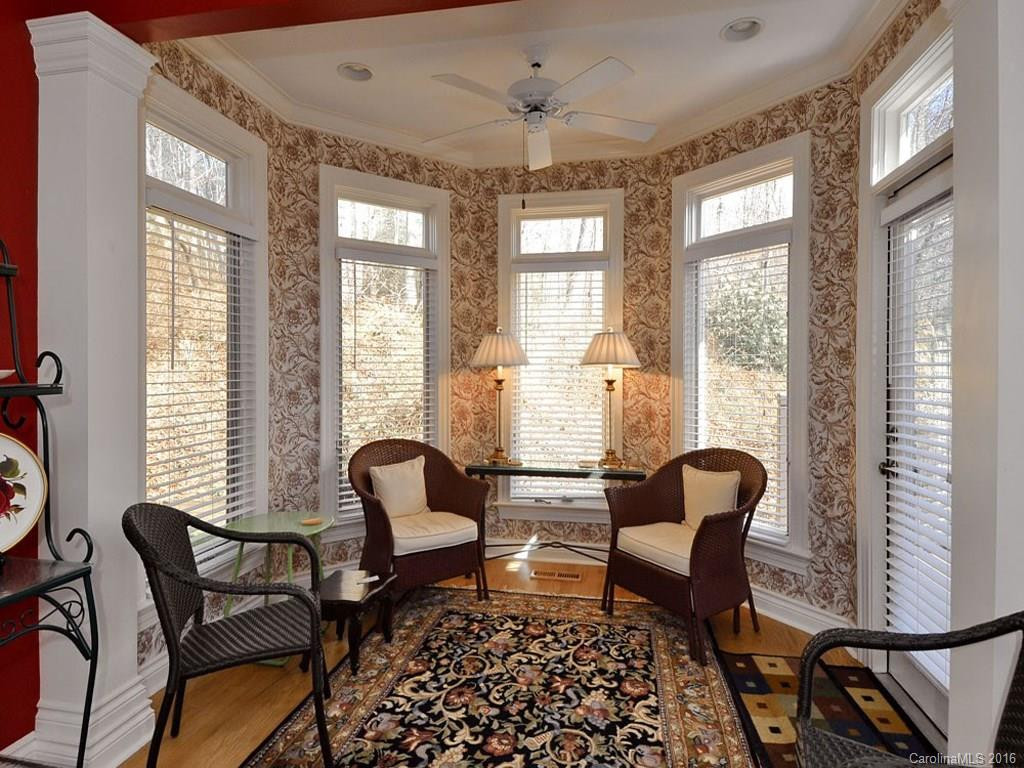 19 Tiverton Lane - Photo 5
