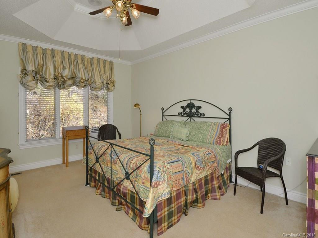 19 Tiverton Lane - Photo 9