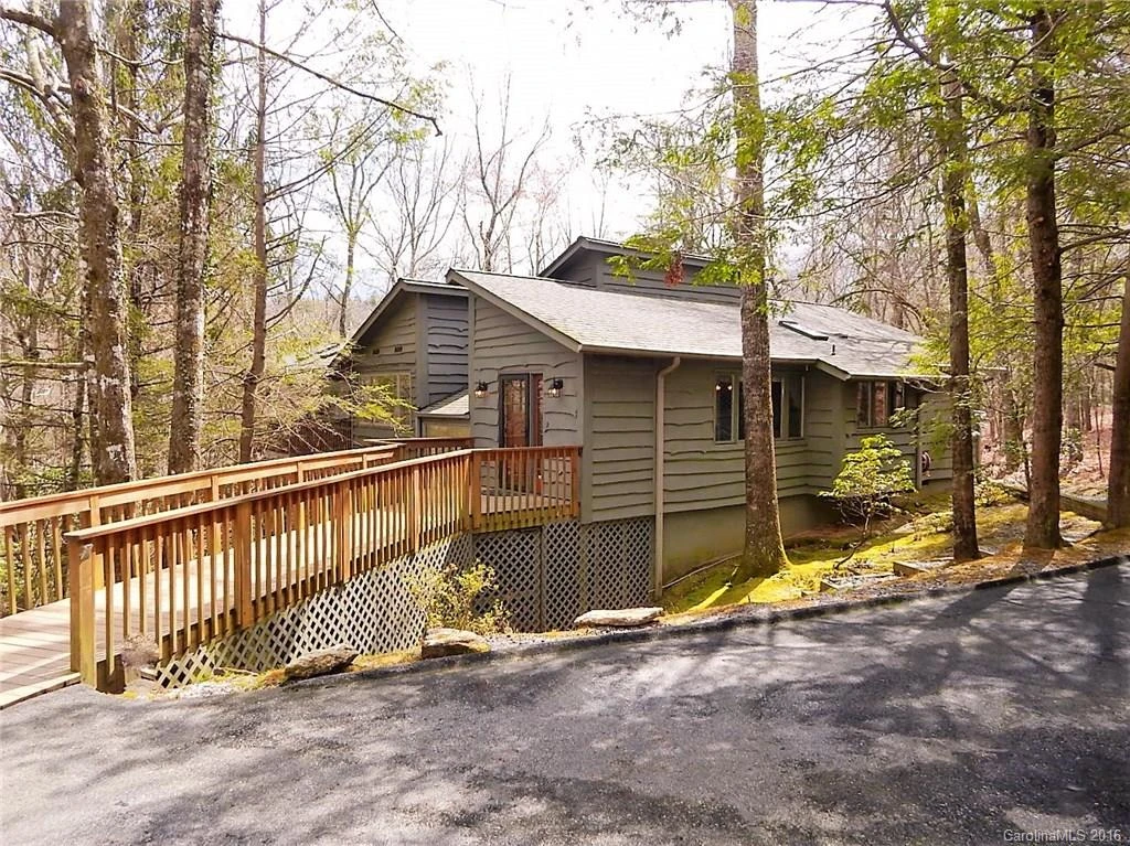 1368 Cardinal Road