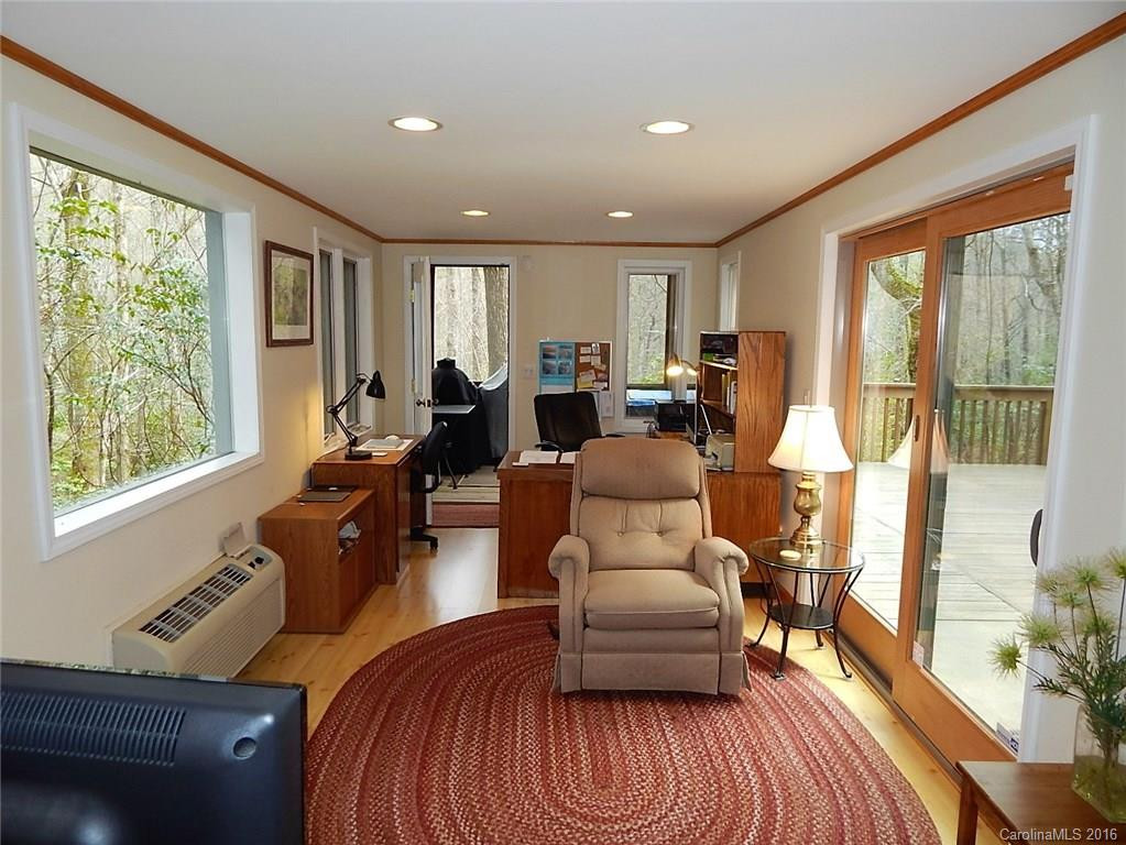 1368 Cardinal Road - Photo 18