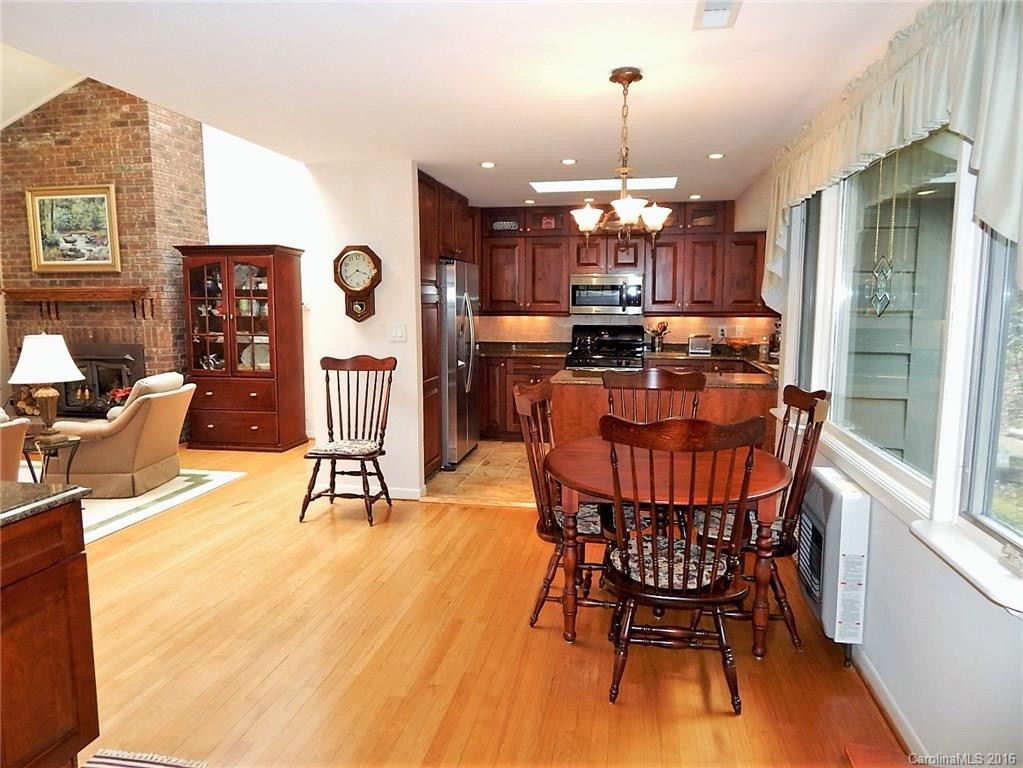 1368 Cardinal Road - Photo 7