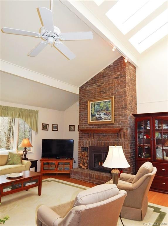 1368 Cardinal Road - Photo 9