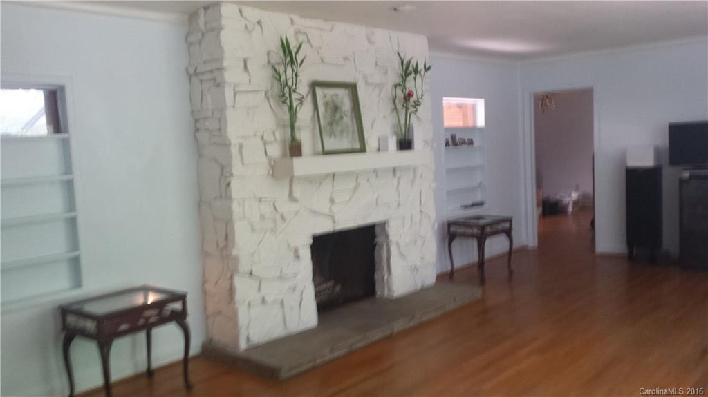 1 Country Club Lane - Photo 2