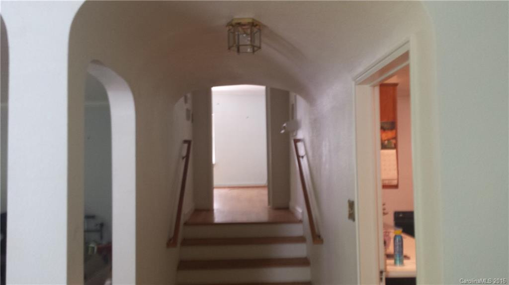 1 Country Club Lane - Photo 8