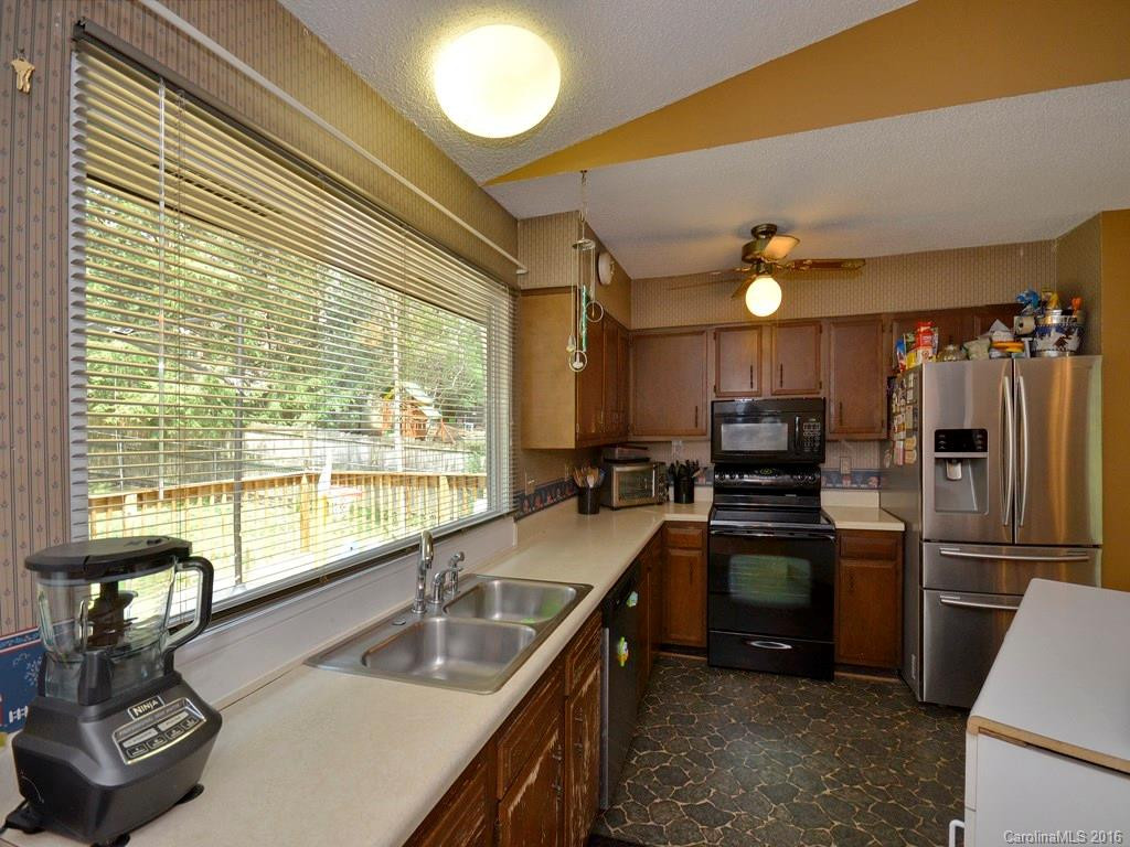 16 Wildwood Circle - Photo 2