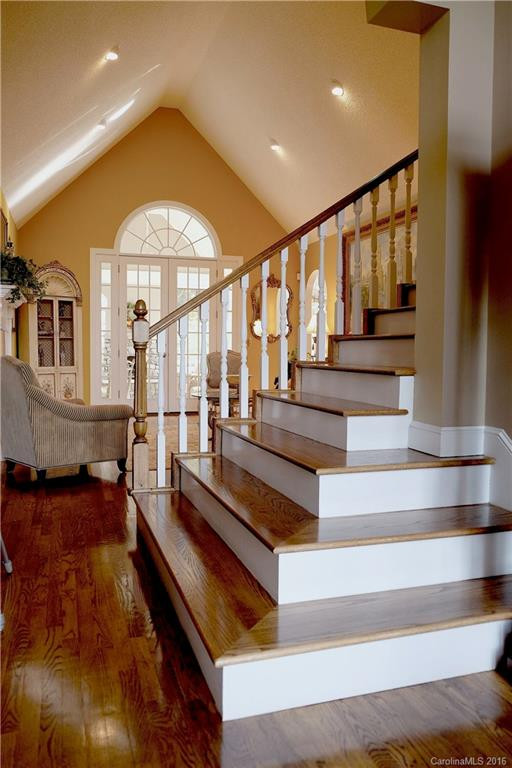 261 Midland Drive - Photo 4