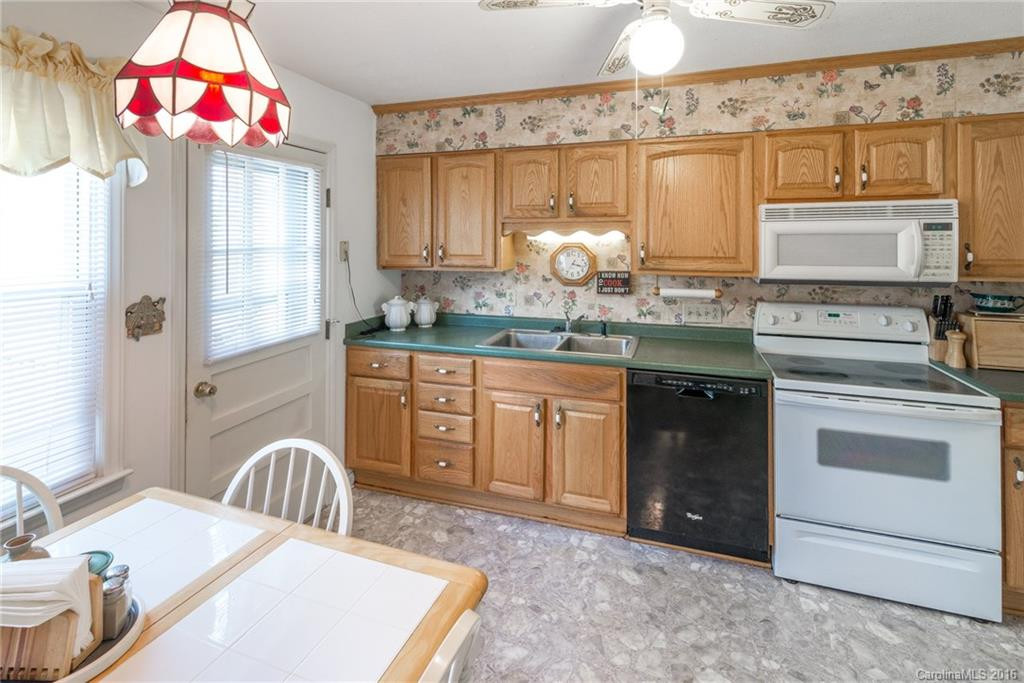 7 Holly Hill Drive - Photo 11