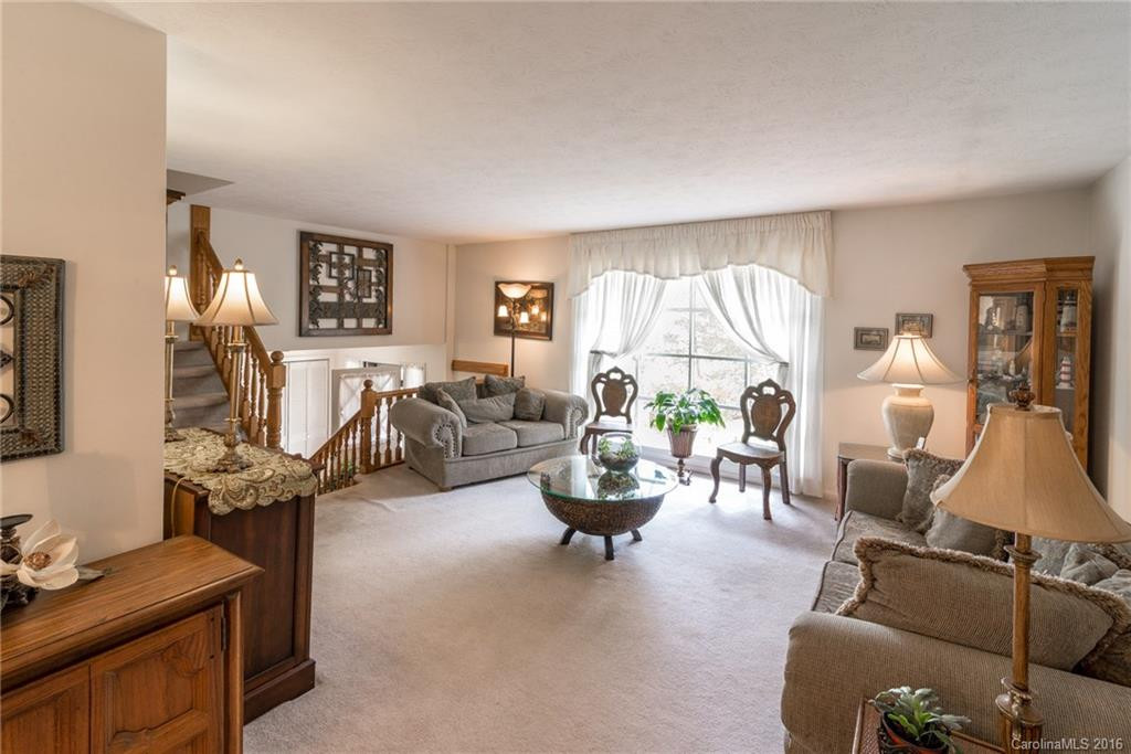 7 Holly Hill Drive - Photo 7