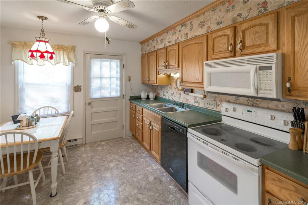 7 Holly Hill Drive - Photo 10