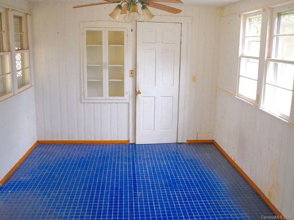 1011 Cherokee Drive - Photo 4