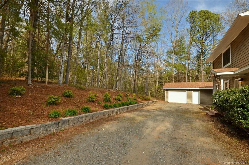 2024 Emmas Grove Road - Photo 3
